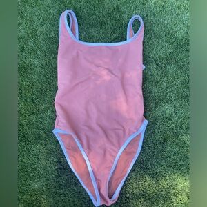 Lainsnow one piece women’s swimsuit size: L Sangria color